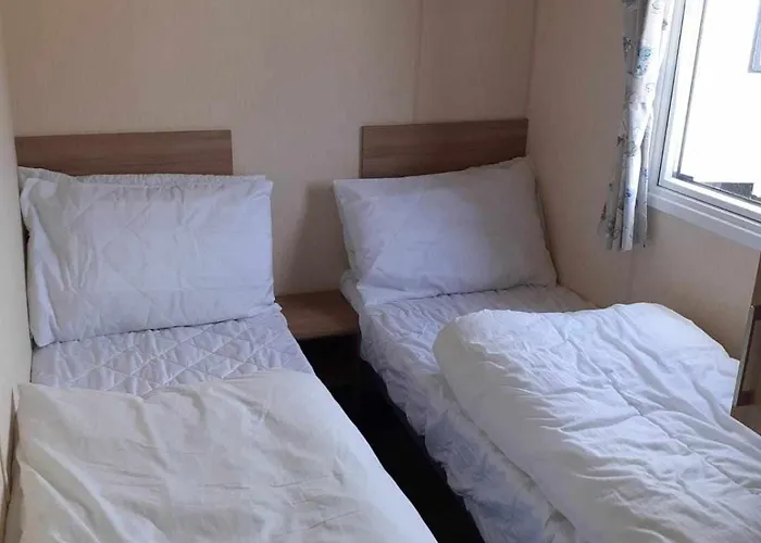8 Berth 3 Bed Pg4 Palm Grove Ch And Dg