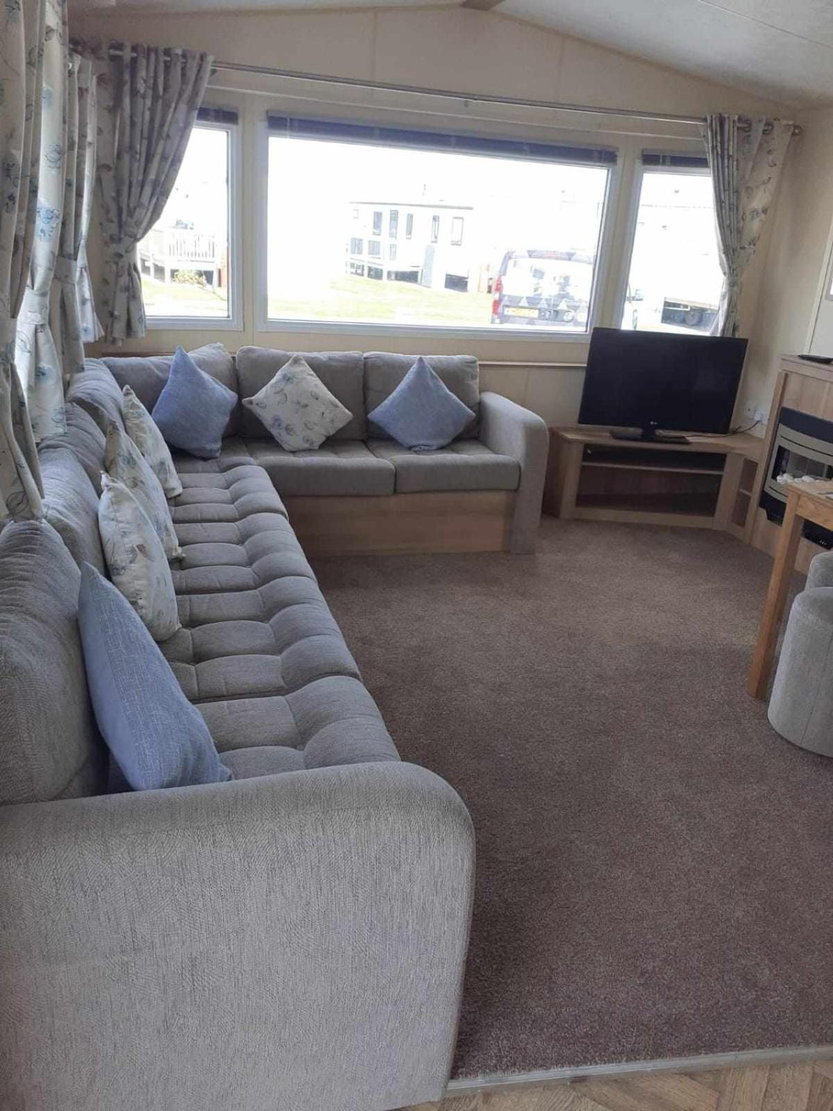 Campsite 8 Berth 3 Bed Pg4 Palm Grove Ch And Dg